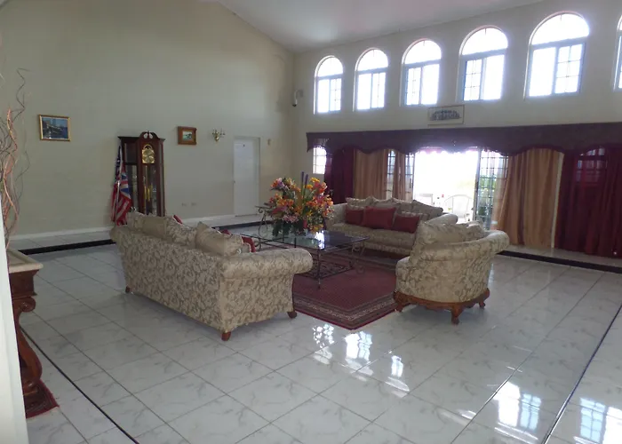 The Royal Kensington Villa 4